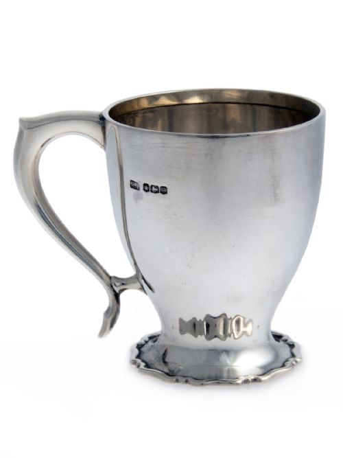 SILVER CHRISTENING MUG WITH APPLIED SCROLL HANDLE AND UNUSUAL SPREADING FOOT - ADDITIONAL PHOTO 2