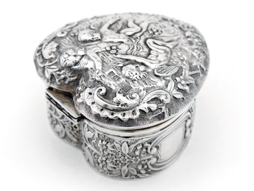 ANTIQUE MAPPIN WEBB HEART SHAPED SILVER TRINKET BOX - ADDITIONAL PHOTO 1
