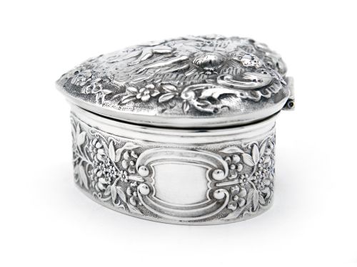 ANTIQUE MAPPIN WEBB HEART SHAPED SILVER TRINKET BOX - ADDITIONAL PHOTO 4