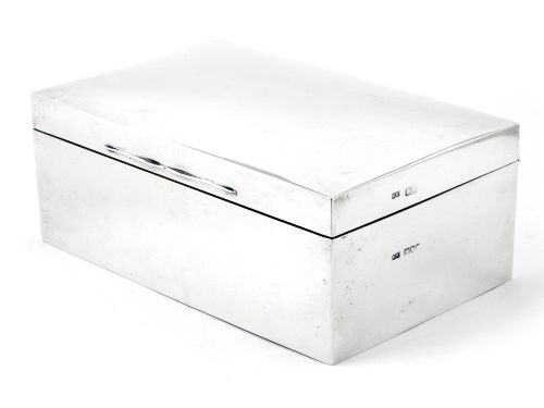 silver mappin webb cigar box with a domed hinged lid and cedar wood lining - CATEGORY: ANTIQUE SILVER - DATED 1920