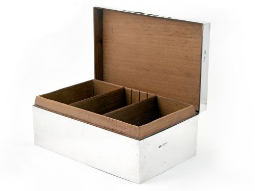 SILVER MAPPIN WEBB CIGAR BOX WITH A DOMED HINGED LID AND CEDAR WOOD LINING - ADDITIONAL PHOTO 3