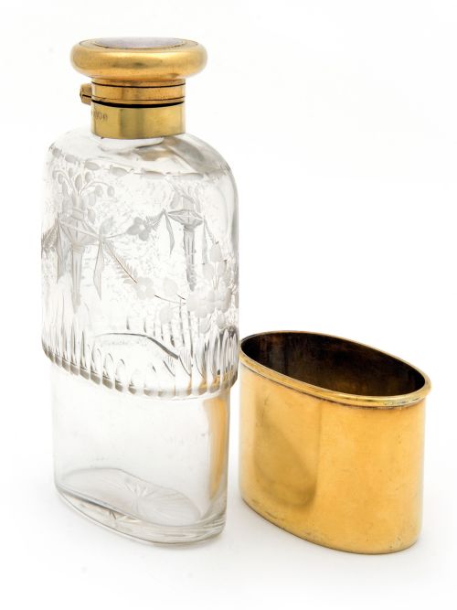 SILVER GILT AND CLEAR GLASS HIP FLASK WITH A MAUVE GUILLOCHE ENAMEL LID - ADDITIONAL PHOTO 1