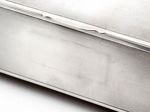 ART DECO STYLE SILVER BOX WITH ENGINE TURNED DESIGN SLOPING SIDES AND CEDAR WOOD LINING - ADDITIONAL PHOTO 6