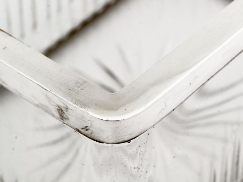 FRENCH SILVER AND CUT GLASS ART DECO STYLE BOX WITH SHELLS ON EACH CORNER OF THE LID - ADDITIONAL PHOTO 3