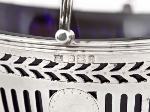 LATE VICTORIAN SILVER COPY OF A GEORGE III OVAL BLUE GLASS LINED SUGAR BASKET - ADDITIONAL PHOTO 3
