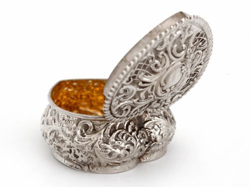 LATE VICTORIAN HEART SHAPED SILVER BOX WITH GILT INTERIOR - ADDITIONAL PHOTO 1