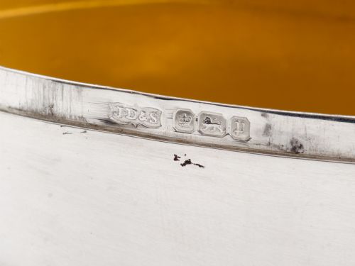 EDWARDIAN SILVER JEWELLERY BOX WITH A CAT MOTIF ON THE HINGED LID - ADDITIONAL PHOTO 4