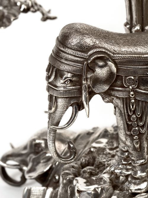 VERY DECORATIVE VICTORIAN SILVER PLATED EPERGNE WITH ELEPHANT HEADS AND A PALM TREE - ADDITIONAL PHOTO 3