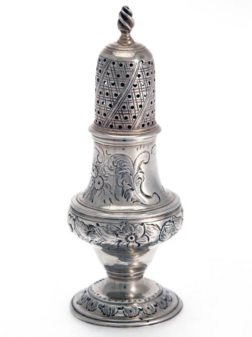 george iii silver pepperette made in london - CATEGORY: ANTIQUE SILVER - DATED 1750