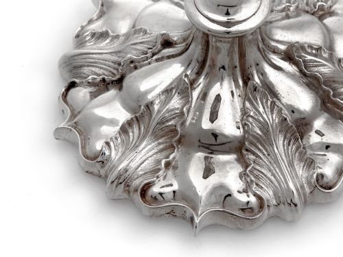 PAIR OF IMPRESSIVE ELKINGTON CO SILVER PLATED CANDLE STICKS DECORATED WITH ACANTHUS LEAVES - ADDITIONAL PHOTO 2