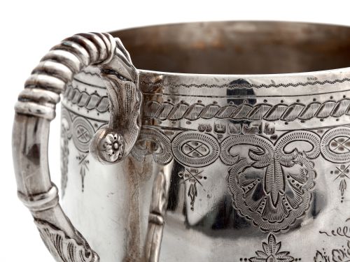 VICTORIAN BALUSTER SHAPE SILVER CHRISTENING MUG ENGRAVED WITH GARLANDS AND FLOWERS - ADDITIONAL PHOTO 5