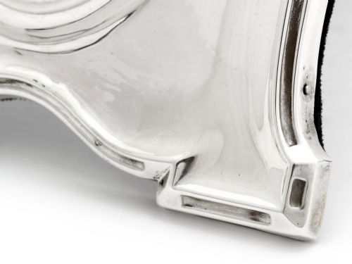 PLAIN SHAPED ANTIQUE SILVER PHOTO OR PICTURE FRAME WITH AN OVAL WINDOW - ADDITIONAL PHOTO 3