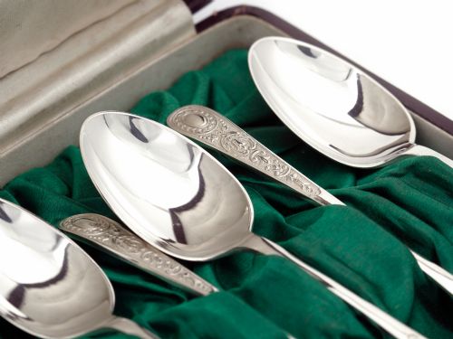 BOXED SET OF 12 SILVER TEA SPOONS AND PAIR OF SUGAR TONGS - ADDITIONAL PHOTO 1