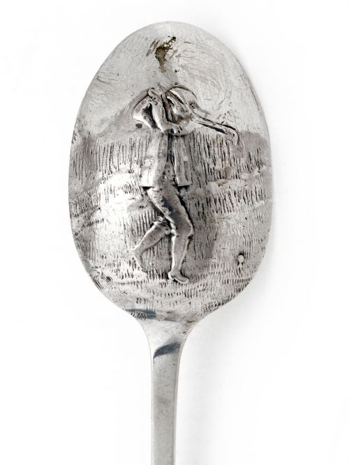 plain silver tea spoon with a golfing scene on the reverse - CATEGORY: ANTIQUE SILVER - DATED 1920