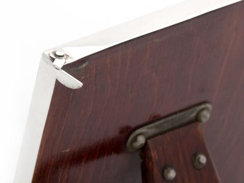 PLAIN BORDER SILVER PHOTO OR PICTURE FRAME WITH UNUSUAL HINGED CLIP OPENING - ADDITIONAL PHOTO 2