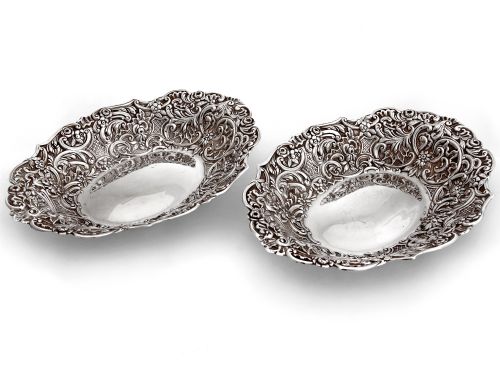 pair of decorative oval antique silver bon bon dishes - CATEGORY: ANTIQUE SILVER - DATED 1890