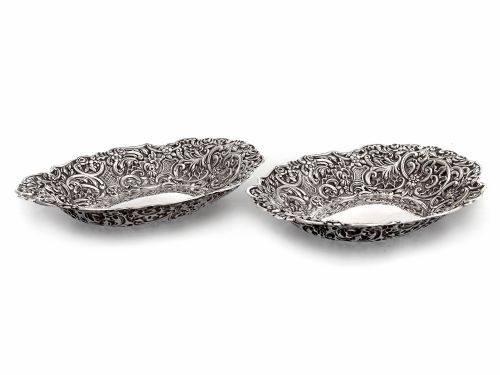 PAIR OF DECORATIVE OVAL ANTIQUE SILVER BON BON DISHES - ADDITIONAL PHOTO 1