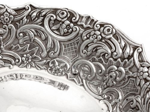 PAIR OF DECORATIVE OVAL ANTIQUE SILVER BON BON DISHES - ADDITIONAL PHOTO 3