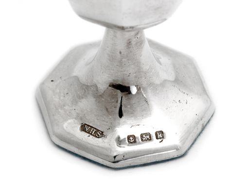 PAIR OF EDWARDIAN SILVER VASES WITH PANELLED BODIES ON A HEXAGONAL BASE - ADDITIONAL PHOTO 2