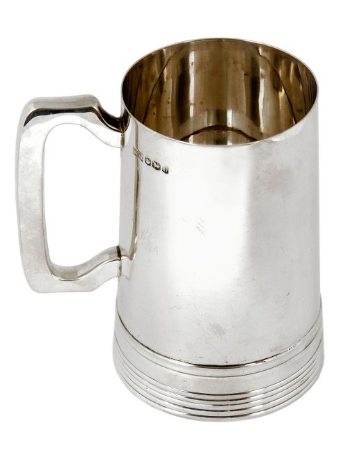PLAIN CIRCULAR TAPERING SILVER PINT MUG WITH A BRACKET HANDLE - ADDITIONAL PHOTO 1