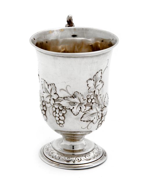 SILVER CAMPANA SHAPED CHRISTENING MUG WITH A CHASED GRAPE AND VINE DESIGN - ADDITIONAL PHOTO 1