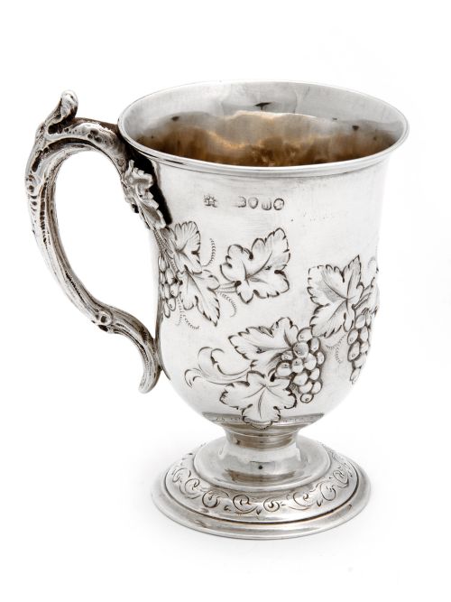 SILVER CAMPANA SHAPED CHRISTENING MUG WITH A CHASED GRAPE AND VINE DESIGN - ADDITIONAL PHOTO 2