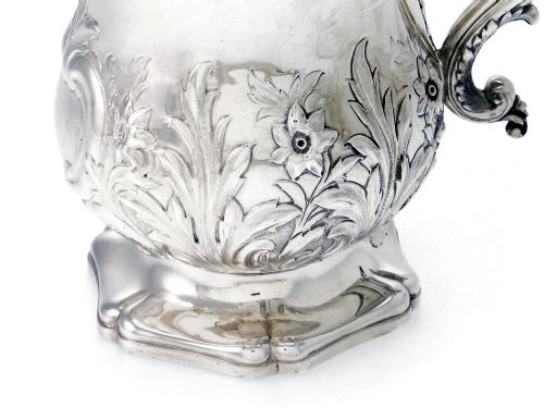 ANTIQUE SILVER GILT LINED PINT MUG WITH ACANTHUS LEAVES AND FLOWERS - ADDITIONAL PHOTO 1