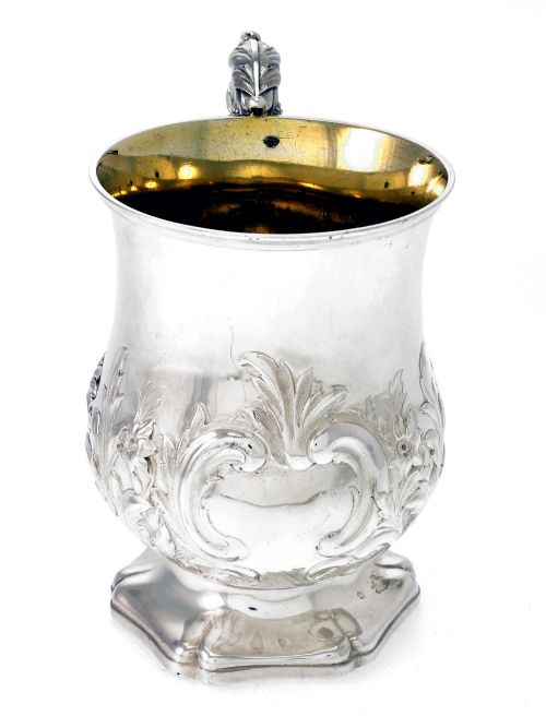 ANTIQUE SILVER GILT LINED PINT MUG WITH ACANTHUS LEAVES AND FLOWERS - ADDITIONAL PHOTO 3