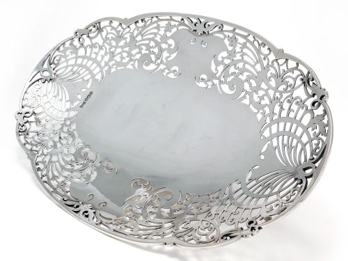 pierced oval silver dish by walker hall - CATEGORY: ANTIQUE SILVER - DATED 1930