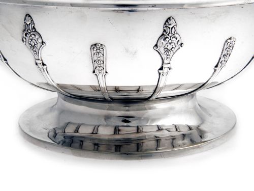 VERY GOOD QUALITY SILVER EDWARDIAN BOWL WITH TWO APPLIED HANDLES - ADDITIONAL PHOTO 2