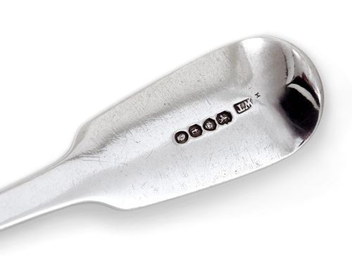 GEORGIAN SILVER FISH SLICE WITH A CRESTED BLADE AND FIDDLE PATTERN HANDLE - ADDITIONAL PHOTO 3