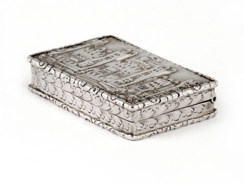 EARLY VICTORIAN CASTLE TOP SILVER VINAIGRETTE DEPICTING WINDSOR CASTLE - ADDITIONAL PHOTO 3
