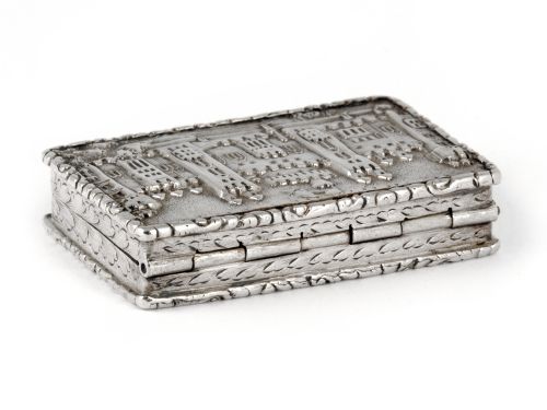 EARLY VICTORIAN CASTLE TOP SILVER VINAIGRETTE DEPICTING WINDSOR CASTLE - ADDITIONAL PHOTO 4