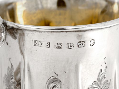 EARLY VICTORIAN SILVER WAISTED CYLINDRICAL CHRISTENING MUG WITH GILT INTERIOR - ADDITIONAL PHOTO 5