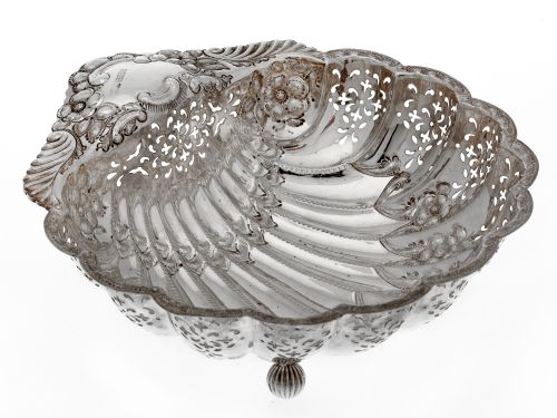 EDWARDIAN SILVER SHELL SHAPED DISH WITH SCALLOPED BORDER AND PIERCED BODY - ADDITIONAL PHOTO 3
