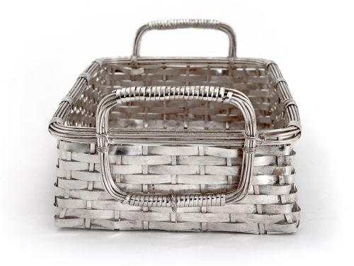 DECORATIVE SILVER PLATE WEAVE EFFECT BASKET WITH TWO APPLIED REEDED HANDLES - ADDITIONAL PHOTO 2
