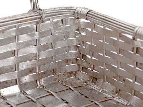 DECORATIVE SILVER PLATE WEAVE EFFECT BASKET WITH TWO APPLIED REEDED HANDLES - ADDITIONAL PHOTO 4
