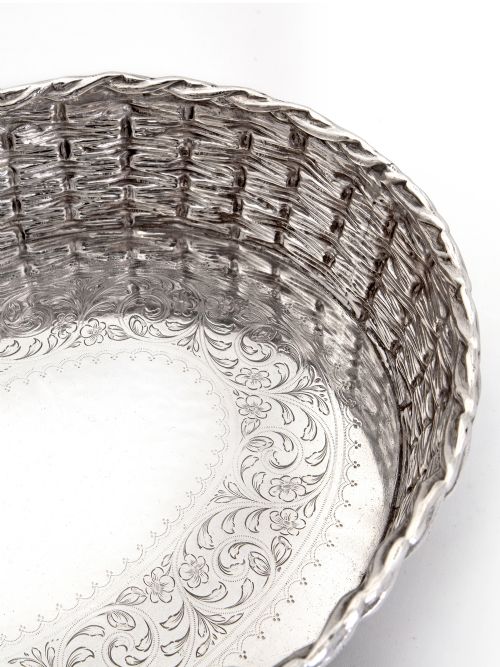 COLLIS CO SILVER PLATE CAST WICKER EFFECT OVAL BASKET WITH SWING HANDLE - ADDITIONAL PHOTO 3