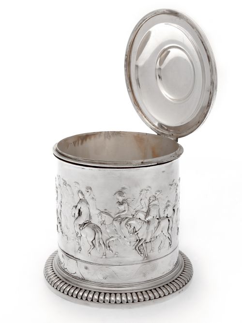 LARGE ELKINGTON CO SILVER PLATE BARREL DEPICTING HORSES AND HORSEMEN - ADDITIONAL PHOTO 1