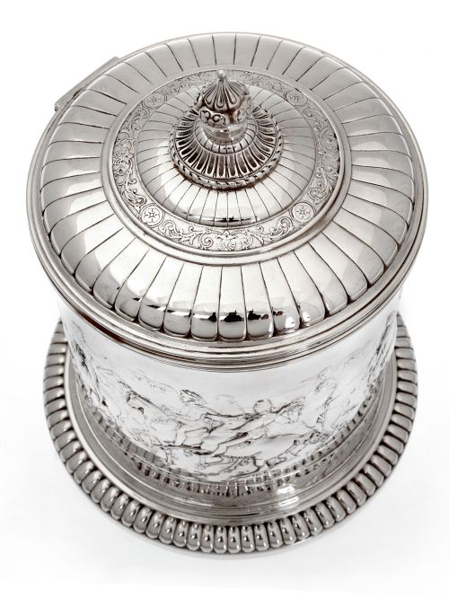 LARGE ELKINGTON CO SILVER PLATE BARREL DEPICTING HORSES AND HORSEMEN - ADDITIONAL PHOTO 3