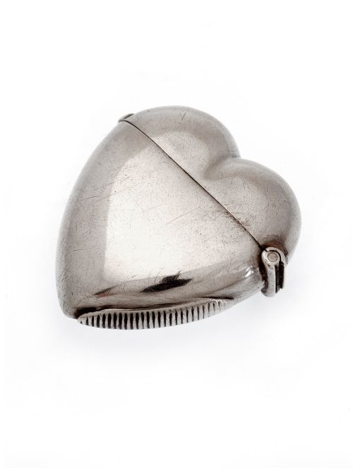 VICTORIAN HEART SHAPED SILVER VESTA SUITABLE FOR ENGRAVING - ADDITIONAL PHOTO 1