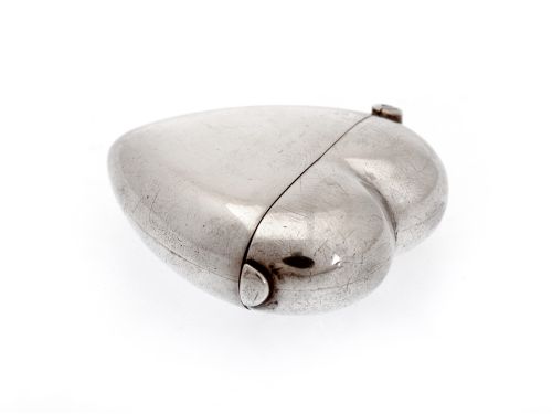 VICTORIAN HEART SHAPED SILVER VESTA SUITABLE FOR ENGRAVING - ADDITIONAL PHOTO 5