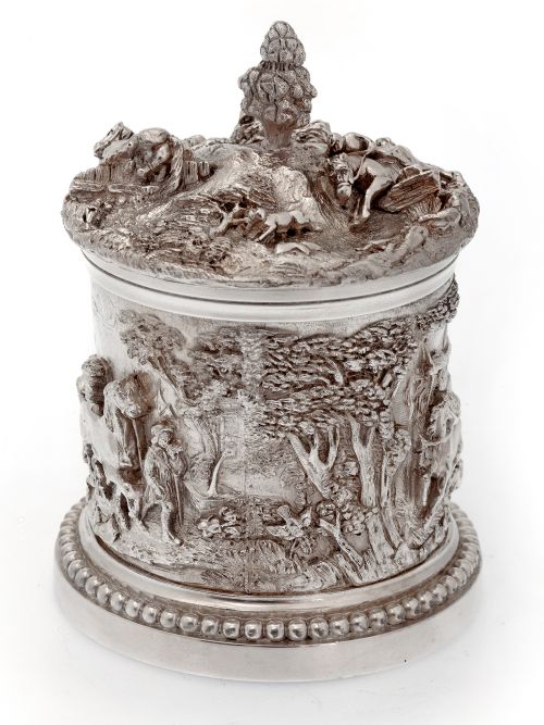 VICTORIAN SILVER PLATE BARREL FEATURING HUNTSMEN HORSES HOUNDS AND STABLES - ADDITIONAL PHOTO 2