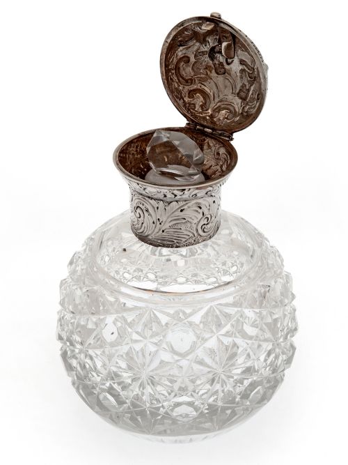 LARGE VICTORIAN SILVER TOPPED PERFUME BOTTLE DECORATED WITH SCROLLS AND FIGURES - ADDITIONAL PHOTO 1