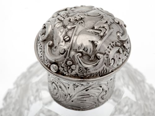 LARGE VICTORIAN SILVER TOPPED PERFUME BOTTLE DECORATED WITH SCROLLS AND FIGURES - ADDITIONAL PHOTO 3