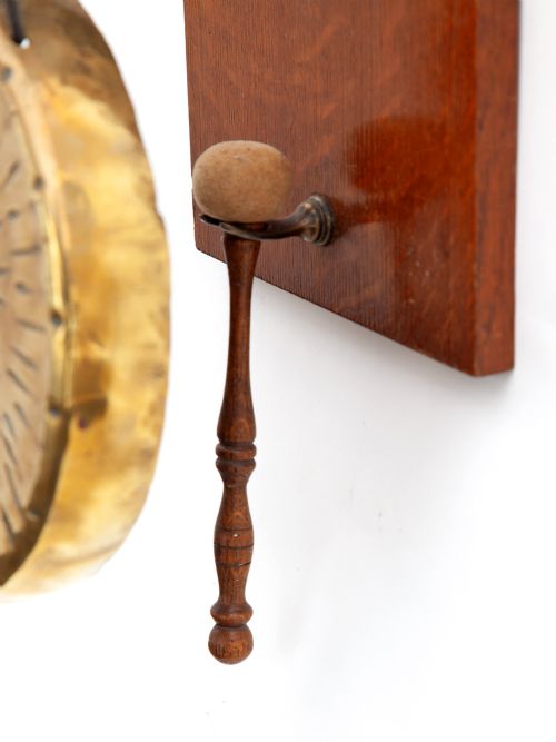 BRONZE BEAR HEAD WALL MOUNTED GONG WITH A CIRCULAR BRASS GONG - ADDITIONAL PHOTO 4