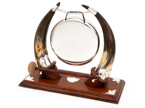 large cow horn silver plate and oak table gong - CATEGORY: ANTIQUE MISCELLANEOUS - DATED 1900