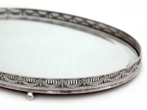 OVAL SILVER PLATED OAK BACKED MIRROR PLATEAU WITH A PIERCED GALLERY - ADDITIONAL PHOTO 1