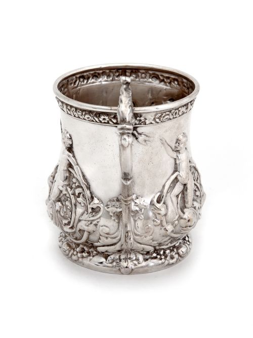 VICTORIAN WALKER HALL SILVER PLATED CHRISTENING MUG EMBOSSED WITH CHILDREN PLAYING - ADDITIONAL PHOTO 2