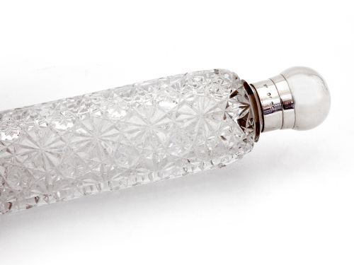 VICTORIAN SAMPSON MORDAN LAY DOWN PERFUME BOTTLE WITH A PLAIN GLOBE SHAPED SILVER SCREW TOP - ADDITIONAL PHOTO 2